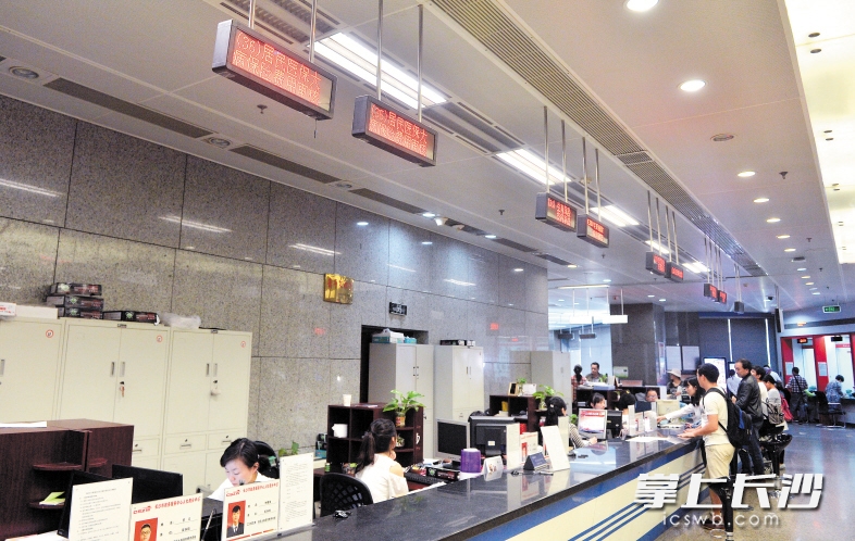 鹤岗同城24小时医保提取(同城医保卡转移怎么办理)